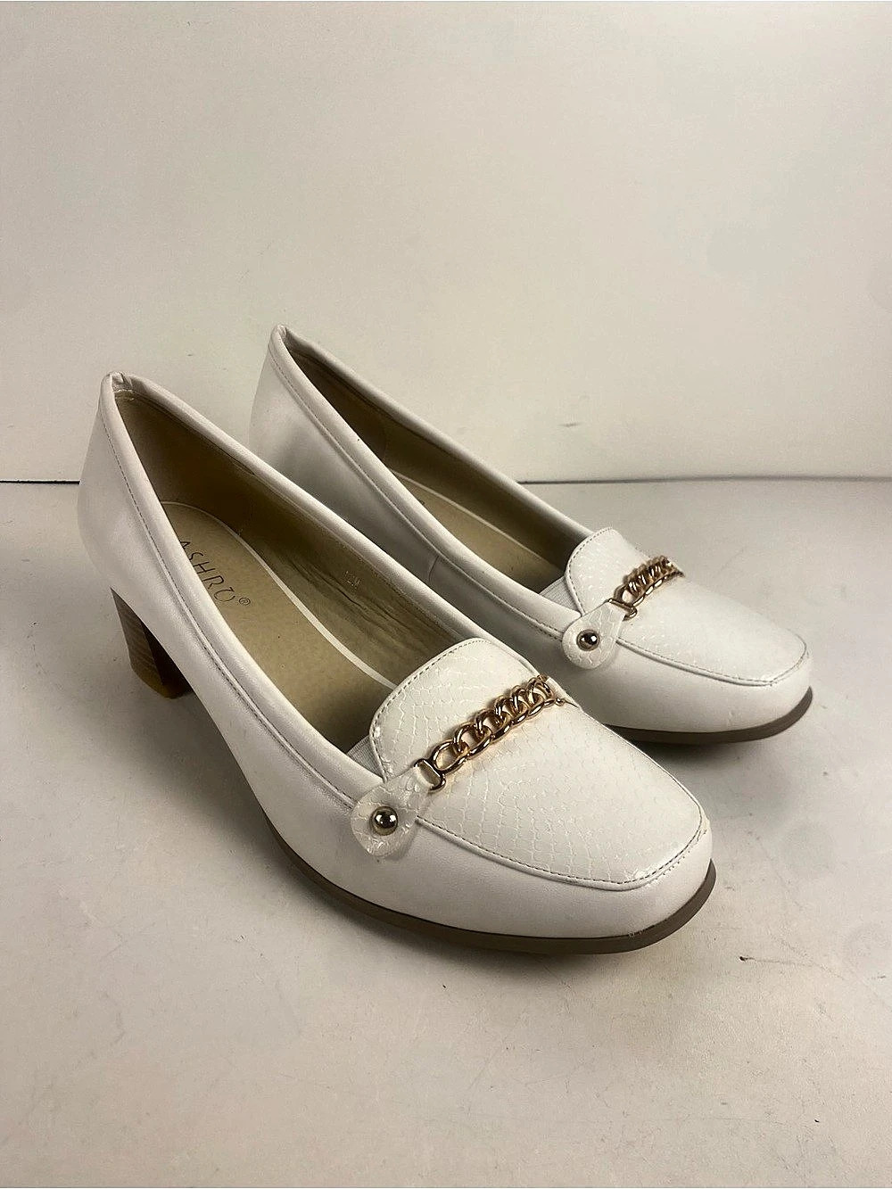 Ashro White Textured Chain Detail 2” Heels Size 12M